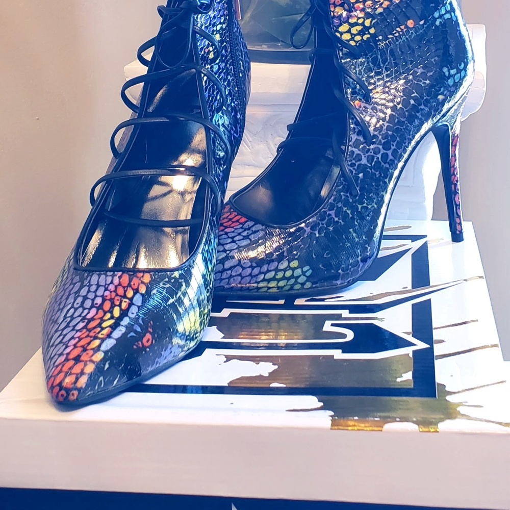 Shoes, high heels, snake print